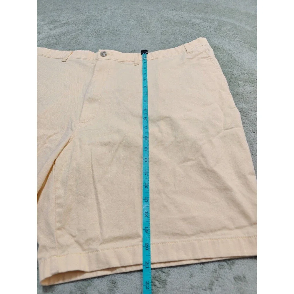 Roundtree & Yorke Mens Sz 50 Chino Shorts Light Yellow Stretch Flat Front Casual
